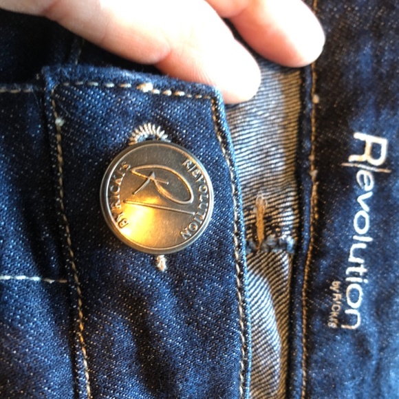 Revolution by Ricki’s Brooke shorts size 32 , front and back pockets, zipper - Picture 4 of 9